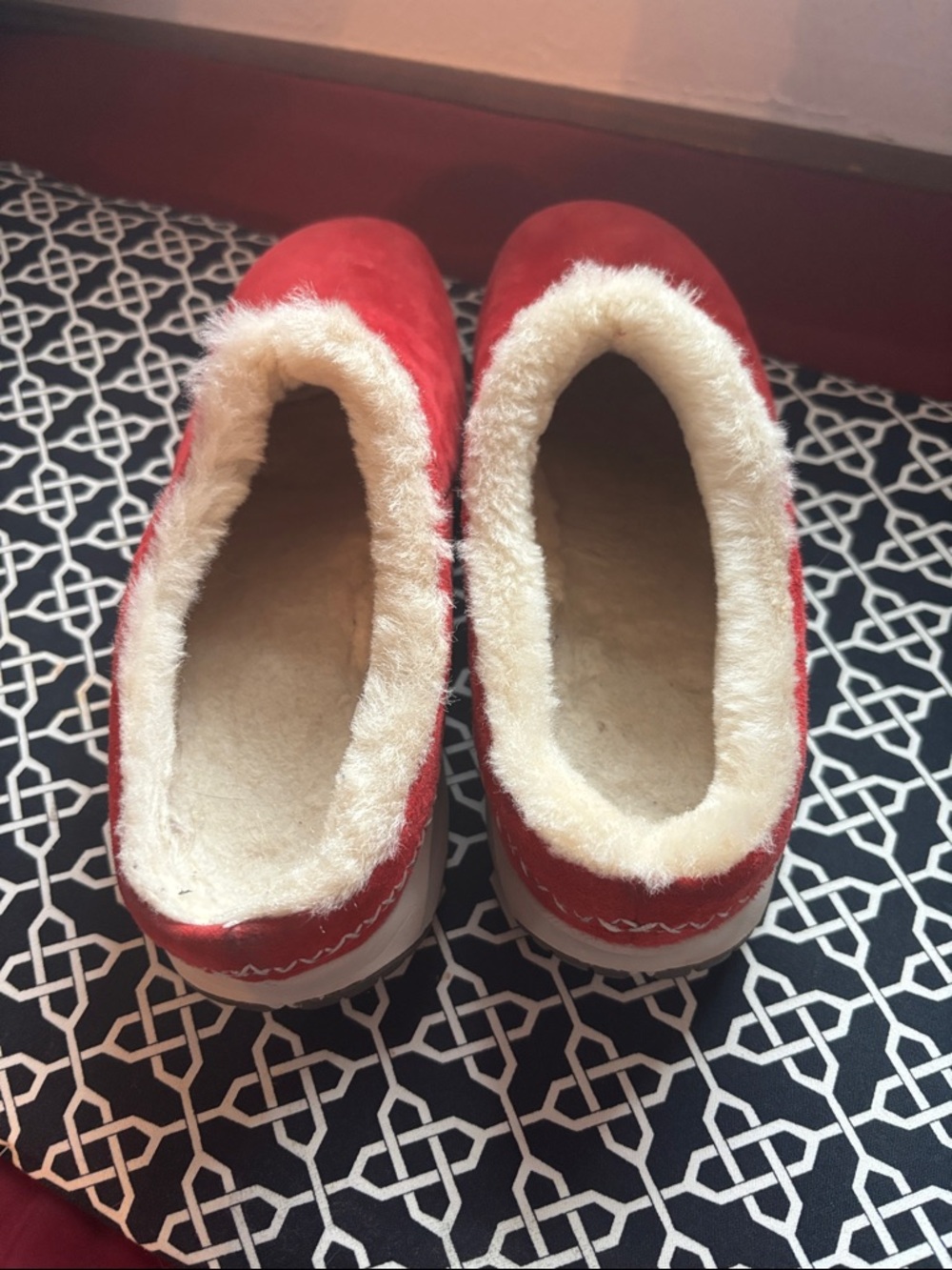 Merrell Red Suede Shearling Clogs - Picture 2 of 8